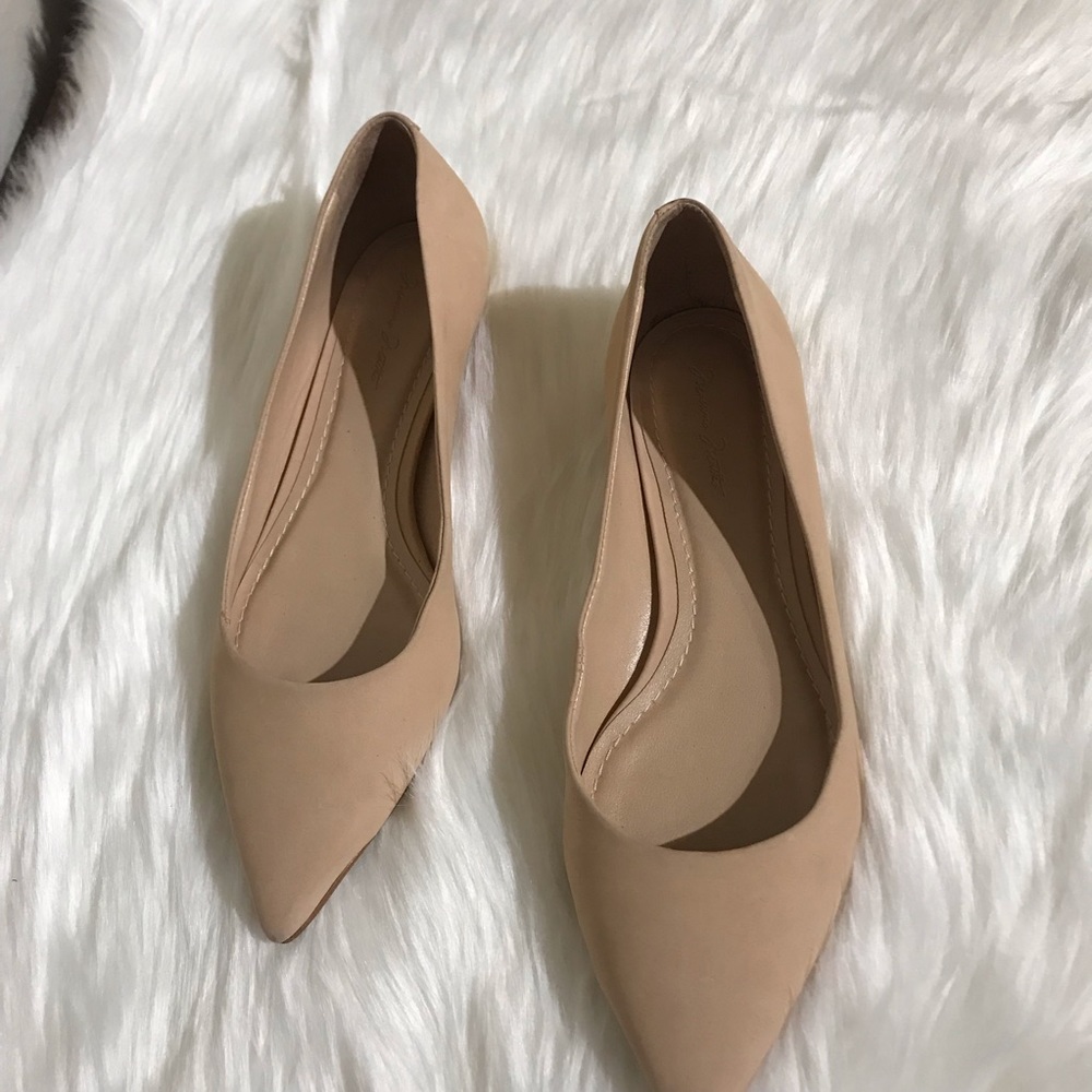Massimo Mateo woman’s naturally pointy toe flat